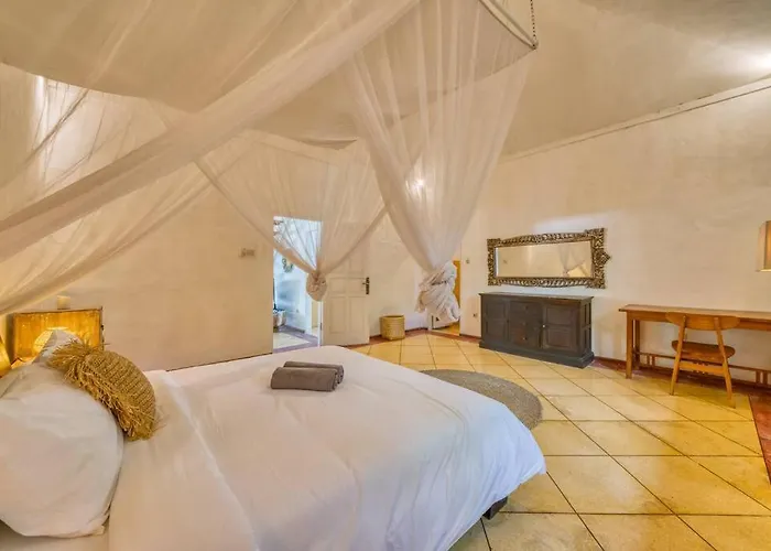Sabi 3br In The Heart Of By Santi Management Villa *